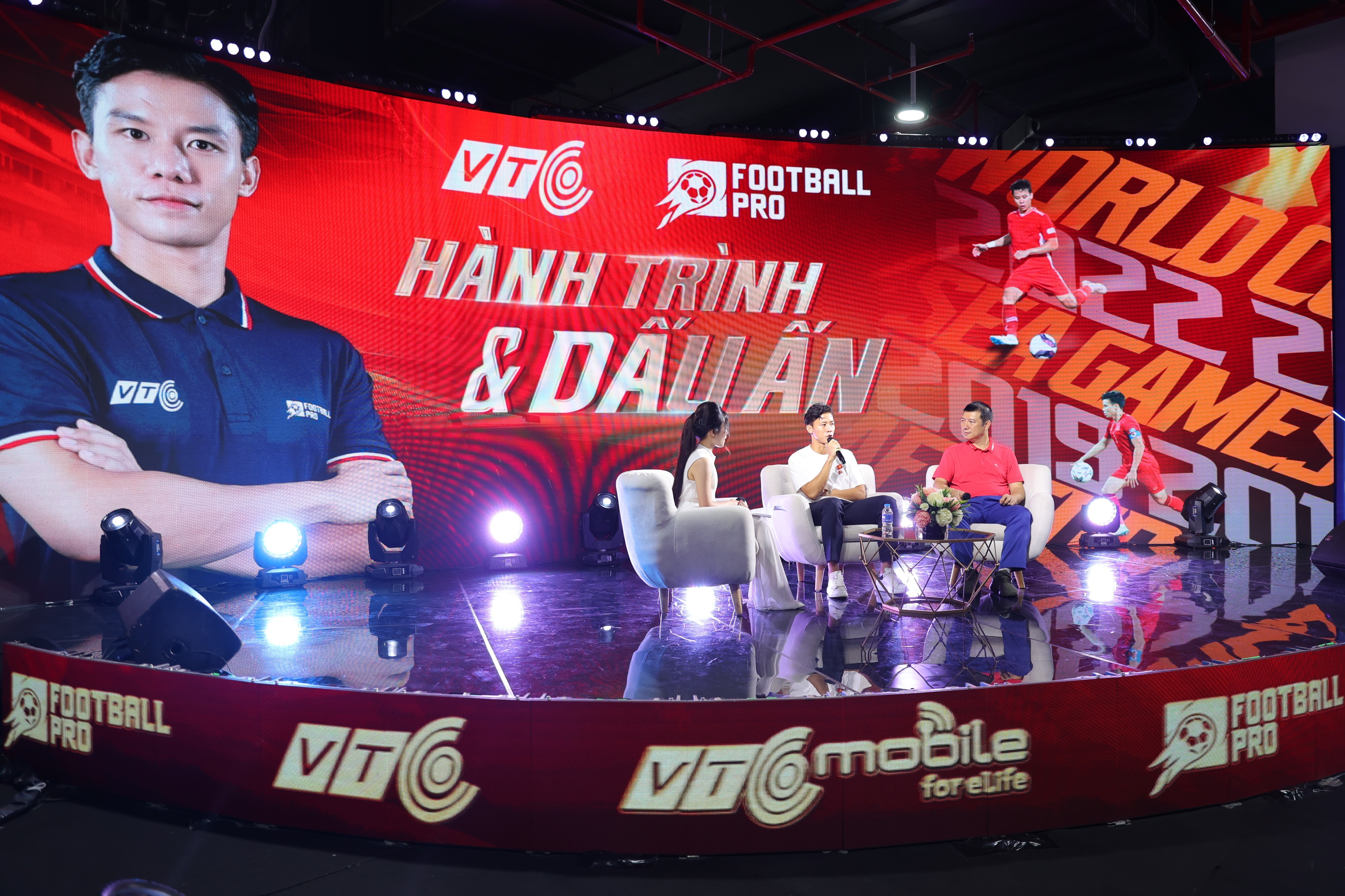 Quế Ngọc Hải giao lưu với người hâm mộ tại Triển lãm 