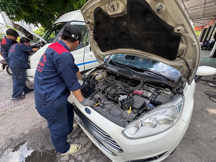 TƯ VẤN: Hạn chế xe bị thủy kích mùa mưa bão- Ảnh 1.