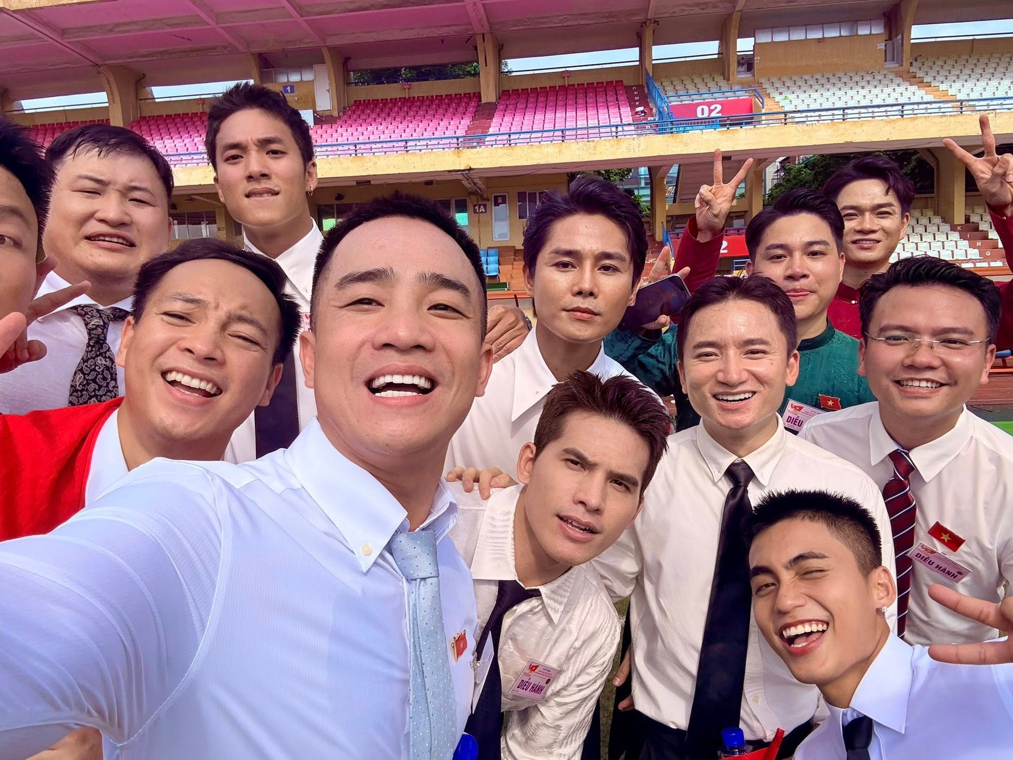 Hình ảnh đẹp của Hoa hậu Trần Tiểu Vy, Lương Thuỳ Linh tại Tổng duyệt A80- Ảnh 12.