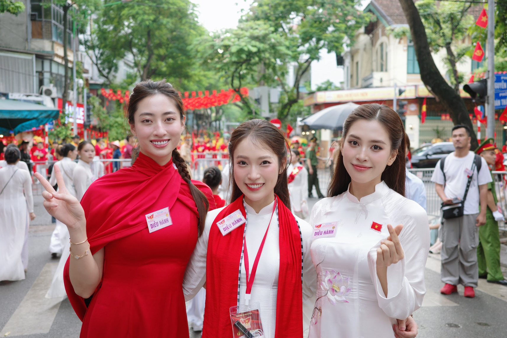 Hình ảnh đẹp của Hoa hậu Trần Tiểu Vy, Lương Thuỳ Linh tại Tổng duyệt A80- Ảnh 4.