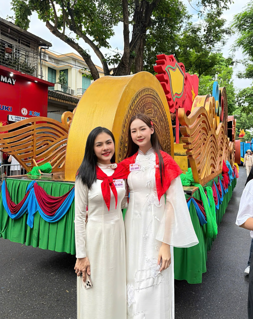 Hình ảnh đẹp của Hoa hậu Trần Tiểu Vy, Lương Thuỳ Linh tại Tổng duyệt A80- Ảnh 11.