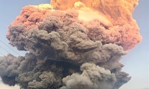 Núi lửa Indonesia phun trào, cột tro bụi bốc cao 18 km