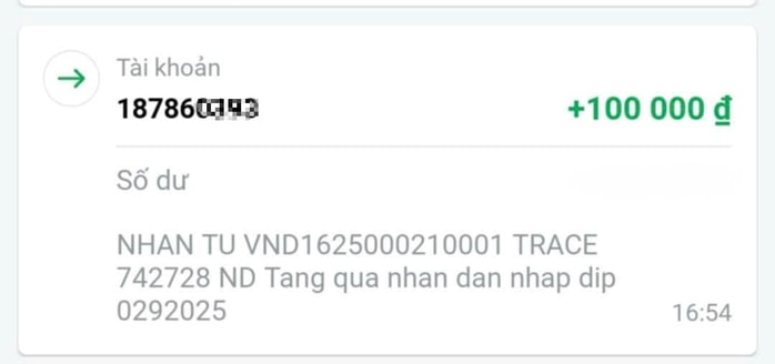 Các ngân hàng TP HCM , Đồng Nai chi trả quà tặng 1 . 100 Tỉ đồng cho người dân - Ảnh 3.