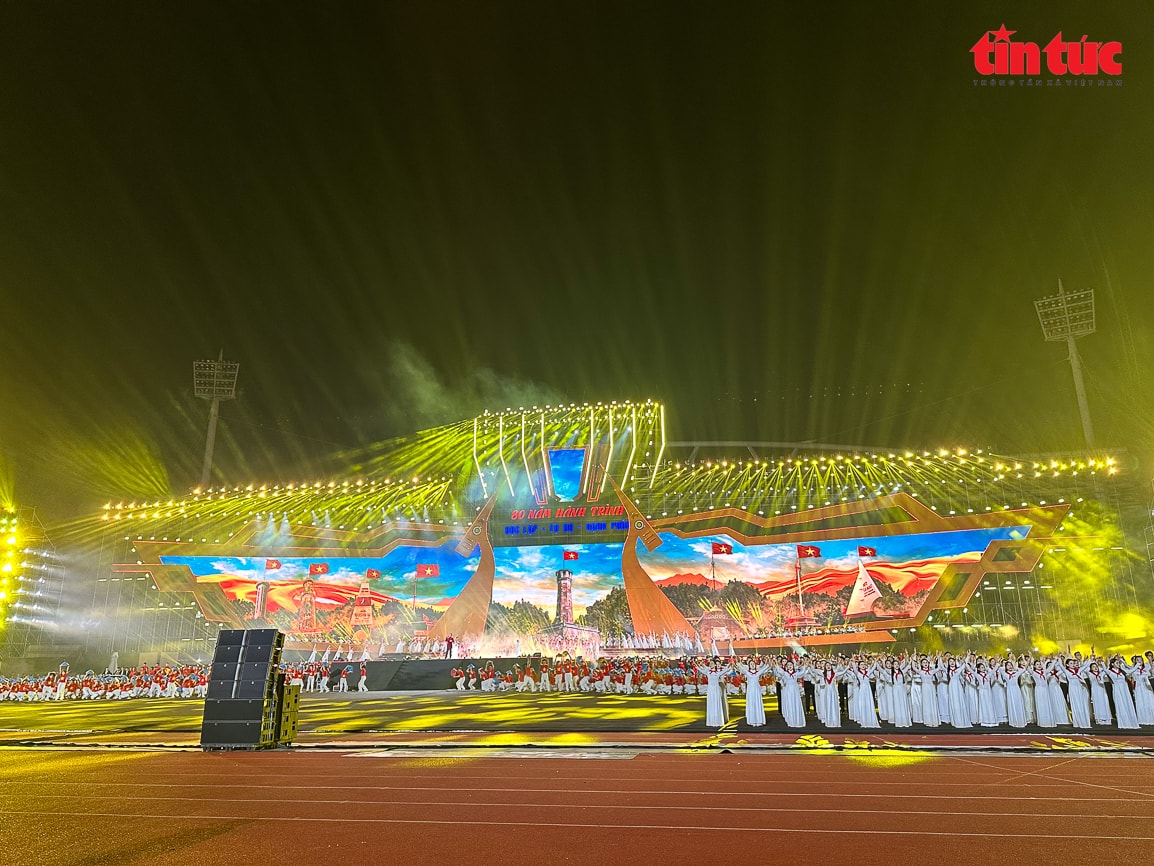 Concert Quốc gia đặc biệt: Bản hùng ca 80 năm Độc lập - Tự do - Hạnh phúc- Ảnh 12.