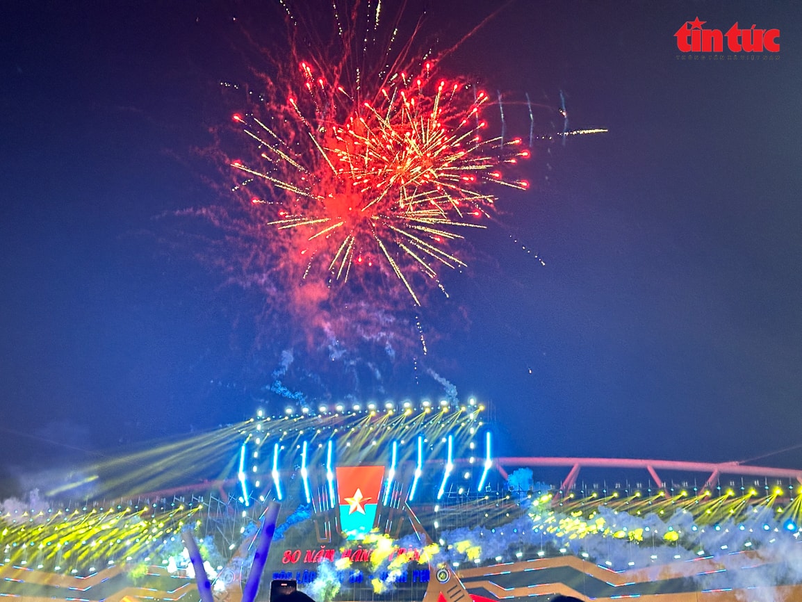 Concert Quốc gia đặc biệt: Bản hùng ca 80 năm Độc lập - Tự do - Hạnh phúc- Ảnh 7.