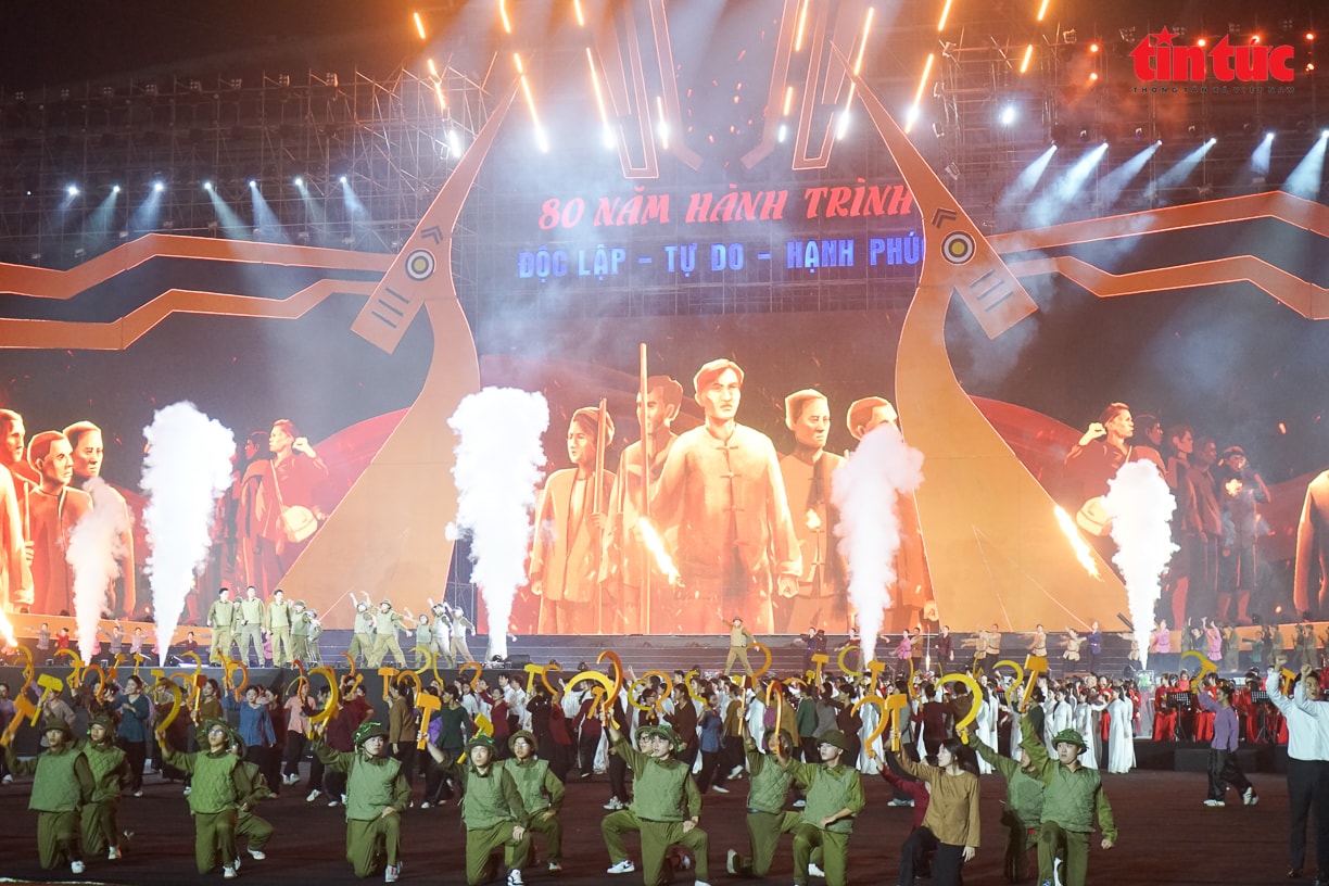 Concert Quốc gia đặc biệt: Bản hùng ca 80 năm Độc lập - Tự do - Hạnh phúc- Ảnh 9.