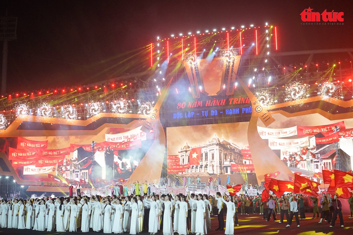 Concert Quốc gia đặc biệt: Bản hùng ca 80 năm Độc lập - Tự do - Hạnh phúc- Ảnh 5.