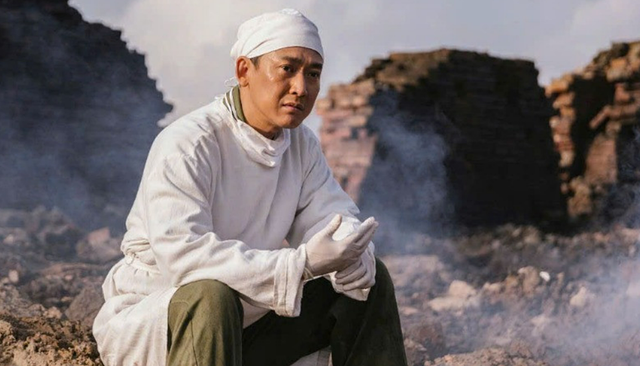 Diễn viên Hứa Vĩ Văn trải lòng về diễu hành A80, về vai diễn bác sĩ Lê trong Diễn viên Hứa Vĩ Văn trải lòng về diễu hành A80, về vai diễn bác sĩ Lê trong