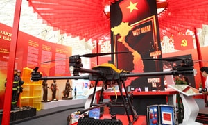 Cận cảnh dàn UAV, robot hiện đại của Bộ Công an tại Triển lãm thành tựu đất nước