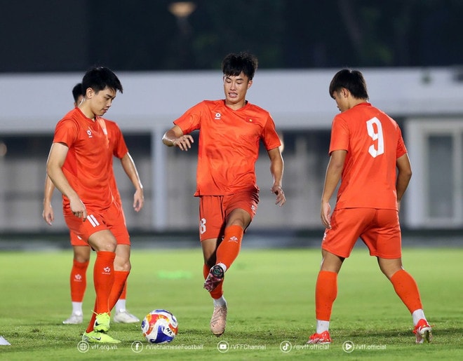 Vòng loại U23 châu Á 2026: Tuyển Việt Nam 'tổng duyệt' cho chiến dịch SEA Games 33- Ảnh 2.