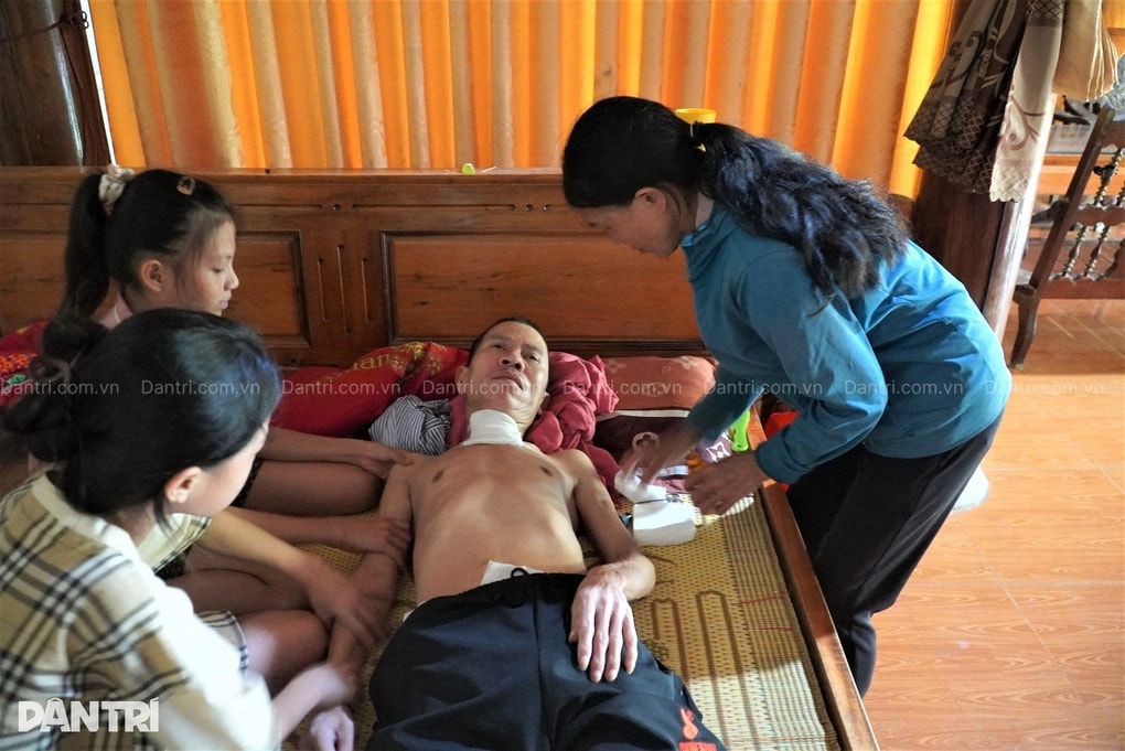 Con gái u máu, chồng tai biến liệt giường, người phụ nữ khẩn cầu sự giúp đỡ - 4