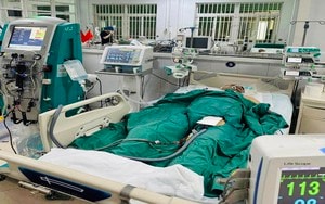 Người đàn ông suýt chết khi tự nặn mụn ở chân - Ảnh 4.