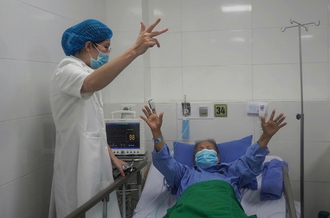 Can thiệp thành công túi phình mạch não cho cụ bà 90 tuổi- Ảnh 1. Can thiệp thành công túi phình mạch não cho cụ bà 90 tuổi- Ảnh 1.