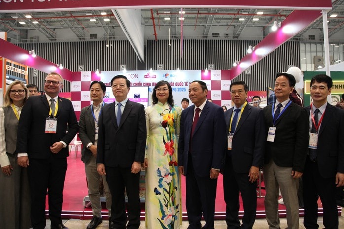 Du lịch bứt phá với hai trụ cột chuyển đổi- Ảnh 1.