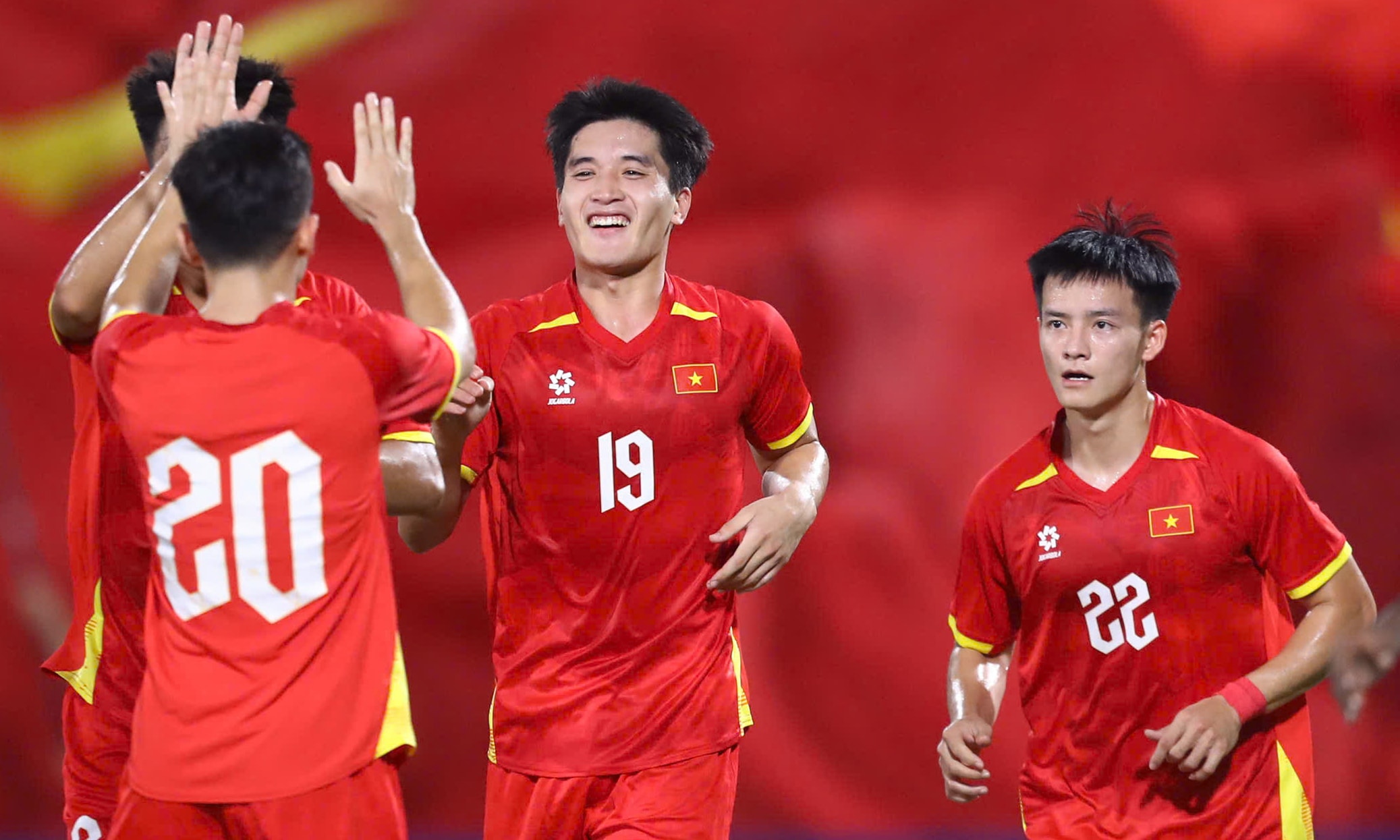 U23 Việt Nam đánh bại U23 Bangladesh ở trận ra quân.