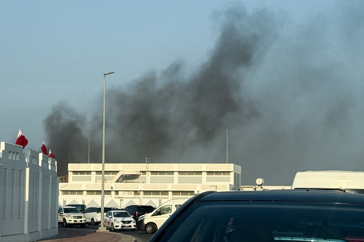 Ngay sau khi cuộc tấn công xảy ra, khói đen từ Thủ đô Doha toả ra nhiều hướng. Đại sứ quán Mỹ tại Doha ban hành lệnh yêu cầu nhân viên và khuyến cáo công dân Mỹ ở Qatar nên ở yên tại chỗ.