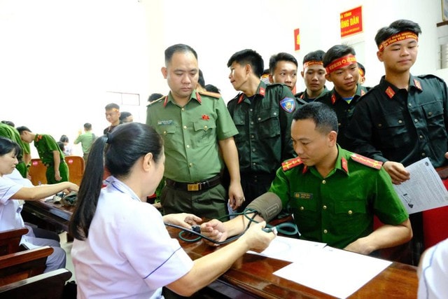 Hà Tĩnh: Hàng trăm cán bộ chiến sĩ Công an tham gia hiến máu tình nguyện- Ảnh 2.