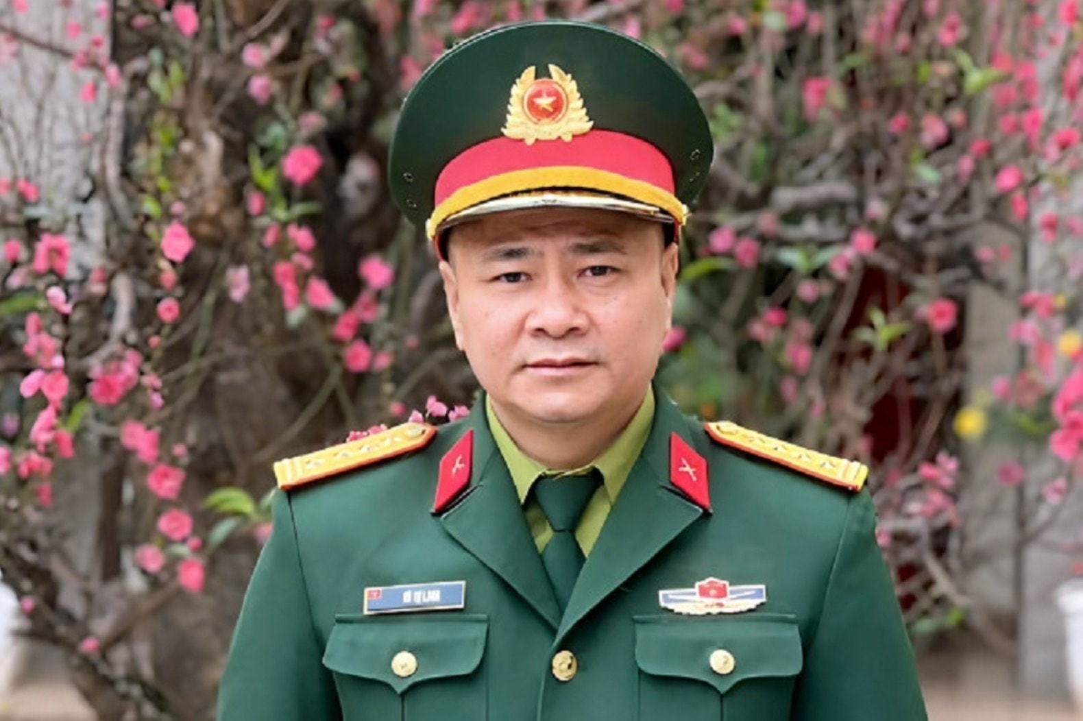 NSND Tự Long giữ chức Giám đốc Nhà hát Chèo Quân đội.