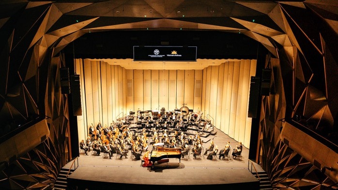 Dàn nhạc giao hưởng top 5 thế giới biểu diễn tại "Vietnam Airlines Classic - Hanoi Concert 2025"- Ảnh 1.