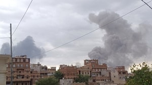 Israel tấn công thủ đô Yemen 