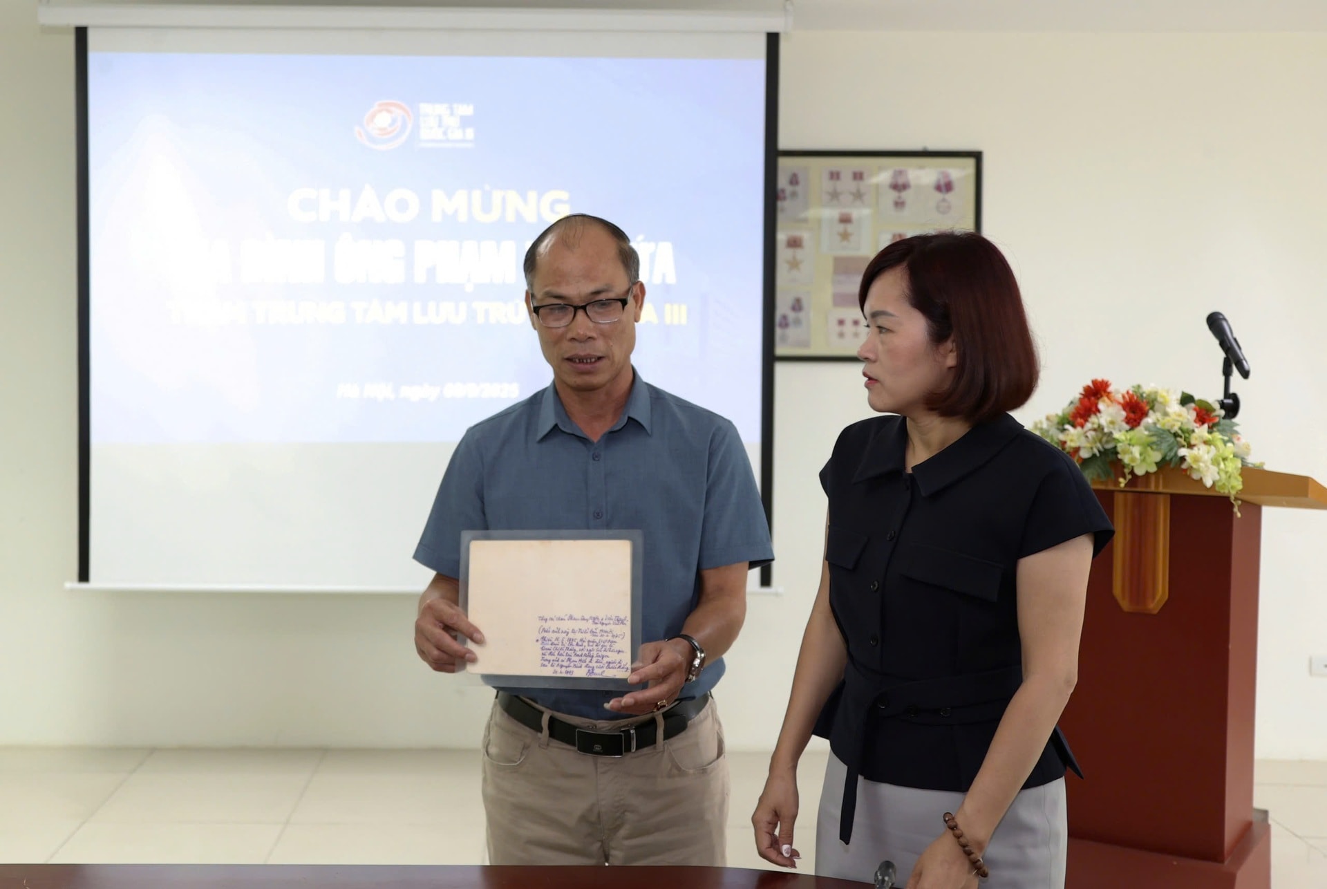 Gia đình 4 thế hệ vỡ òa khi nhận ra người cha đi B 50 năm trước - 6 Gia đình 4 thế hệ vỡ òa khi nhận ra người cha đi B 50 năm trước - 6