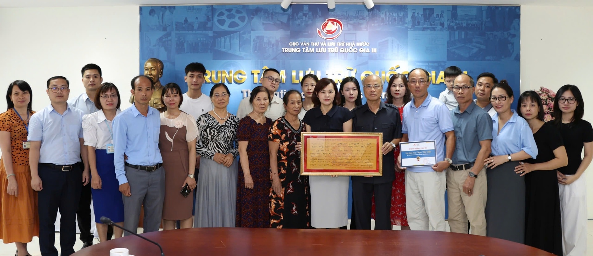 Gia đình 4 thế hệ vỡ òa khi nhận ra người cha đi B 50 năm trước - 4 Gia đình 4 thế hệ vỡ òa khi nhận ra người cha đi B 50 năm trước - 4