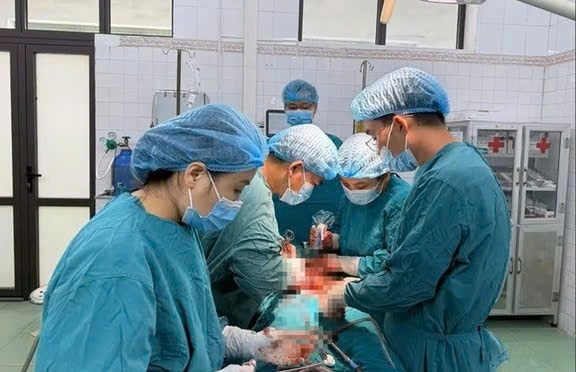 Người phụ nữ đau bụng dữ dội, đến bệnh viện mới tá hỏa nguyên nhân- Ảnh 1.