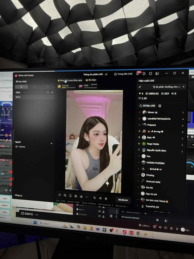 Góc khuất nghề idol live: Áp lực phía sau ánh đèn và thông điệp từ Ngân Kina- Ảnh 2.