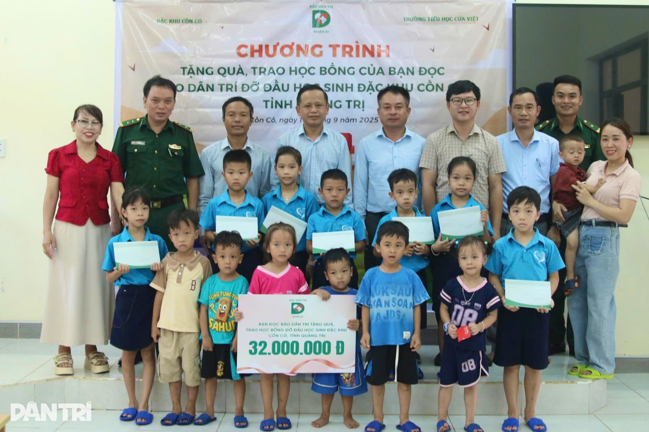 Bạn đọc Dân trí nhận đỡ đầu, chắp cánh ước mơ học sinh trên đảo Cồn Cỏ - 5