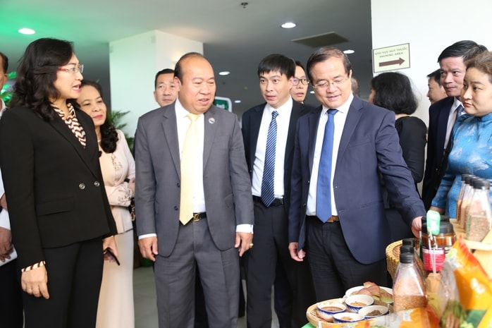 Đặt mục tiêu 20 tỉ USD kim ngạch thương mại song phương Việt Nam - Campuchia- Ảnh 3.
