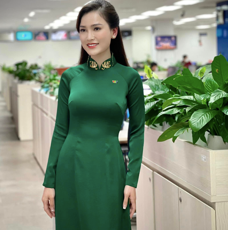 Linh Thuỷ từng từ bỏ ý định đi du học để theo đuổi nghề báo.