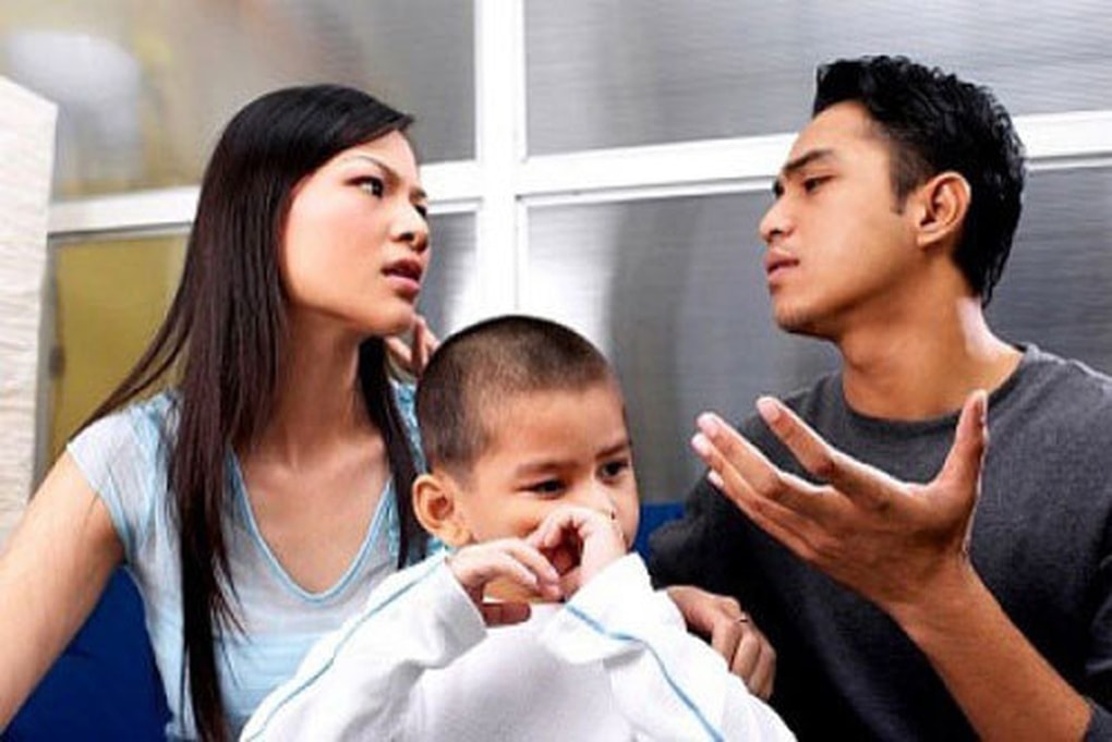 Vì một lý do buồn cười, vợ mới nhất định không sống cùng con riêng của tôi - 1
