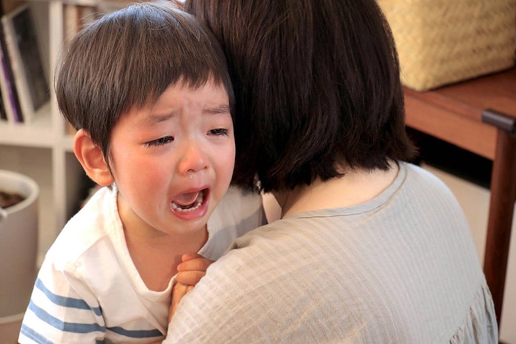 Sự im lặng của tôi độc ác không kém bà mẹ kế đánh con nhà hàng xóm - 1 Sự im lặng của tôi độc ác không kém bà mẹ kế đánh con nhà hàng xóm - 1