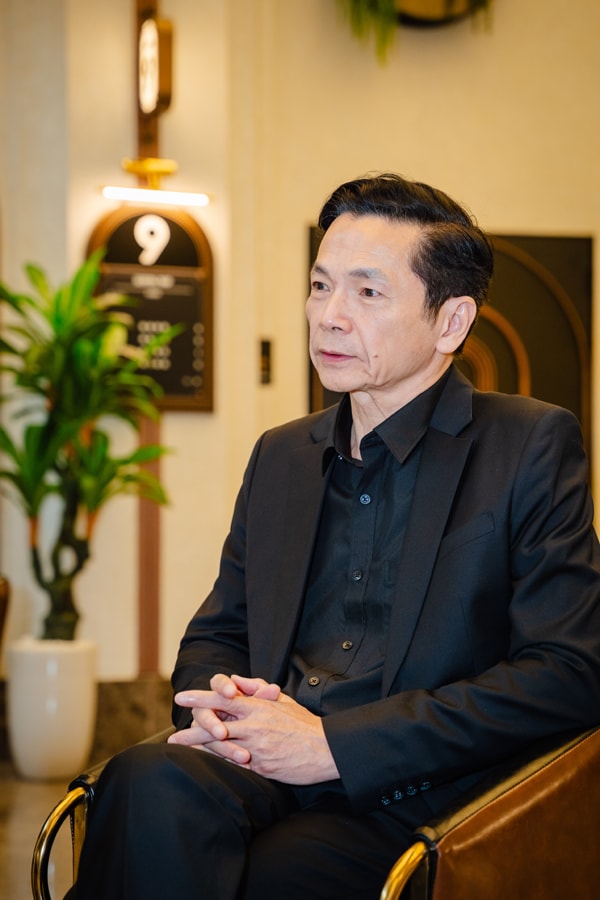 Phản ứng của 2 con NSND Trung Anh khi được gợi ý đi đóng phim cùng bố- Ảnh 1. Phản ứng của 2 con NSND Trung Anh khi được gợi ý đi đóng phim cùng bố- Ảnh 1.