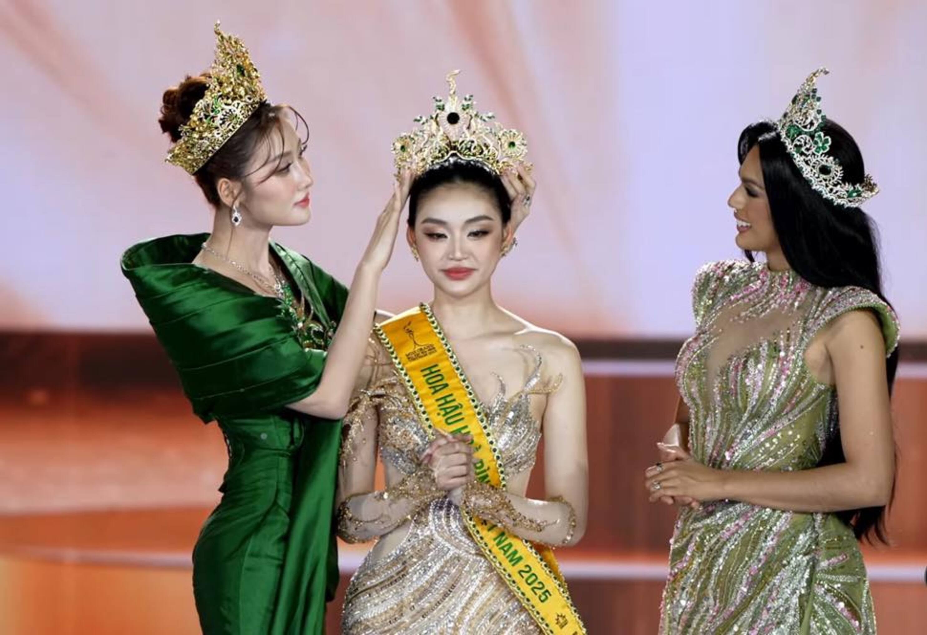 Nguyễn Thị Yến Nhi đăng quang Miss Grand Vietnam 2025.