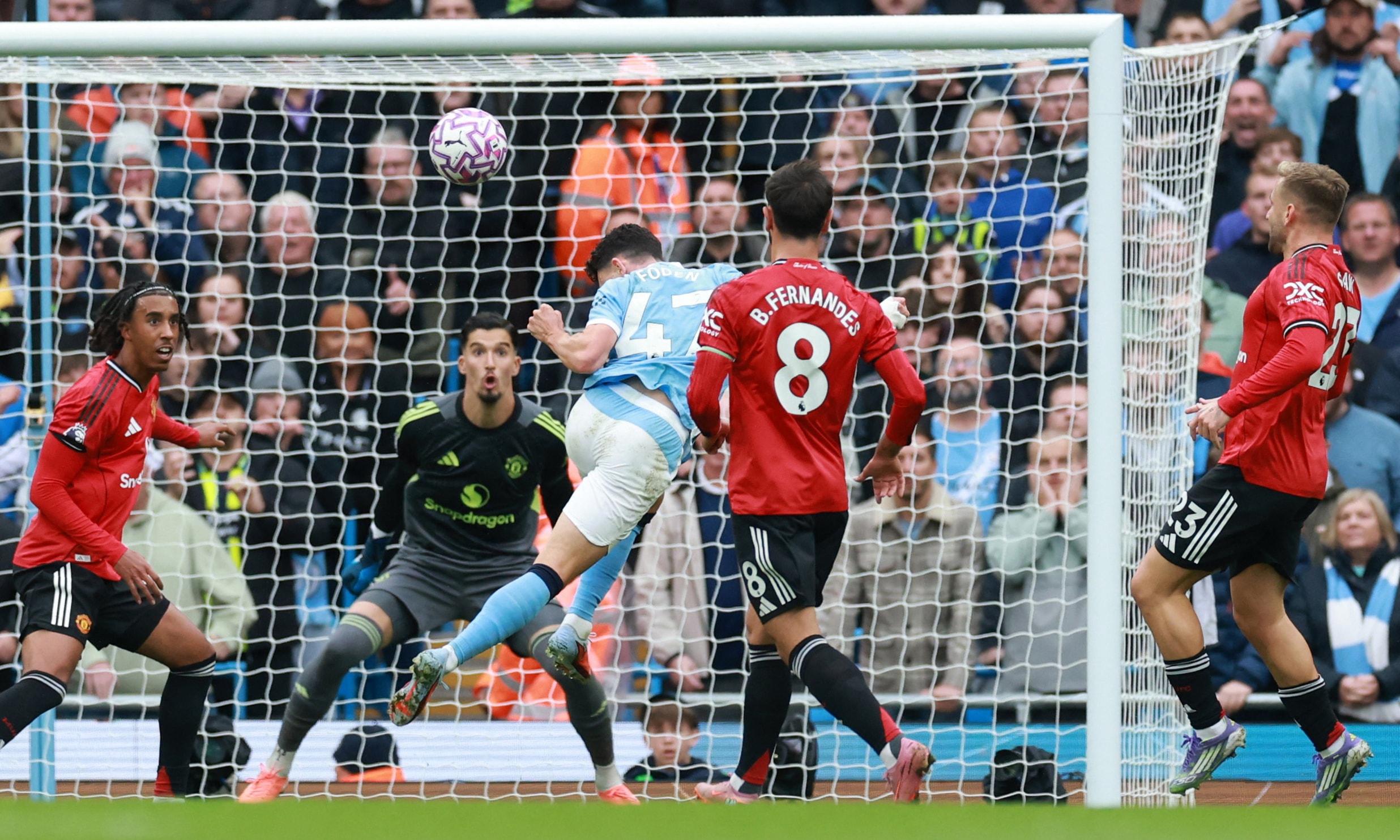 Foden ghi bàn mở tỷ số cho Man City ở phút 18. (Ảnh: Reuters)