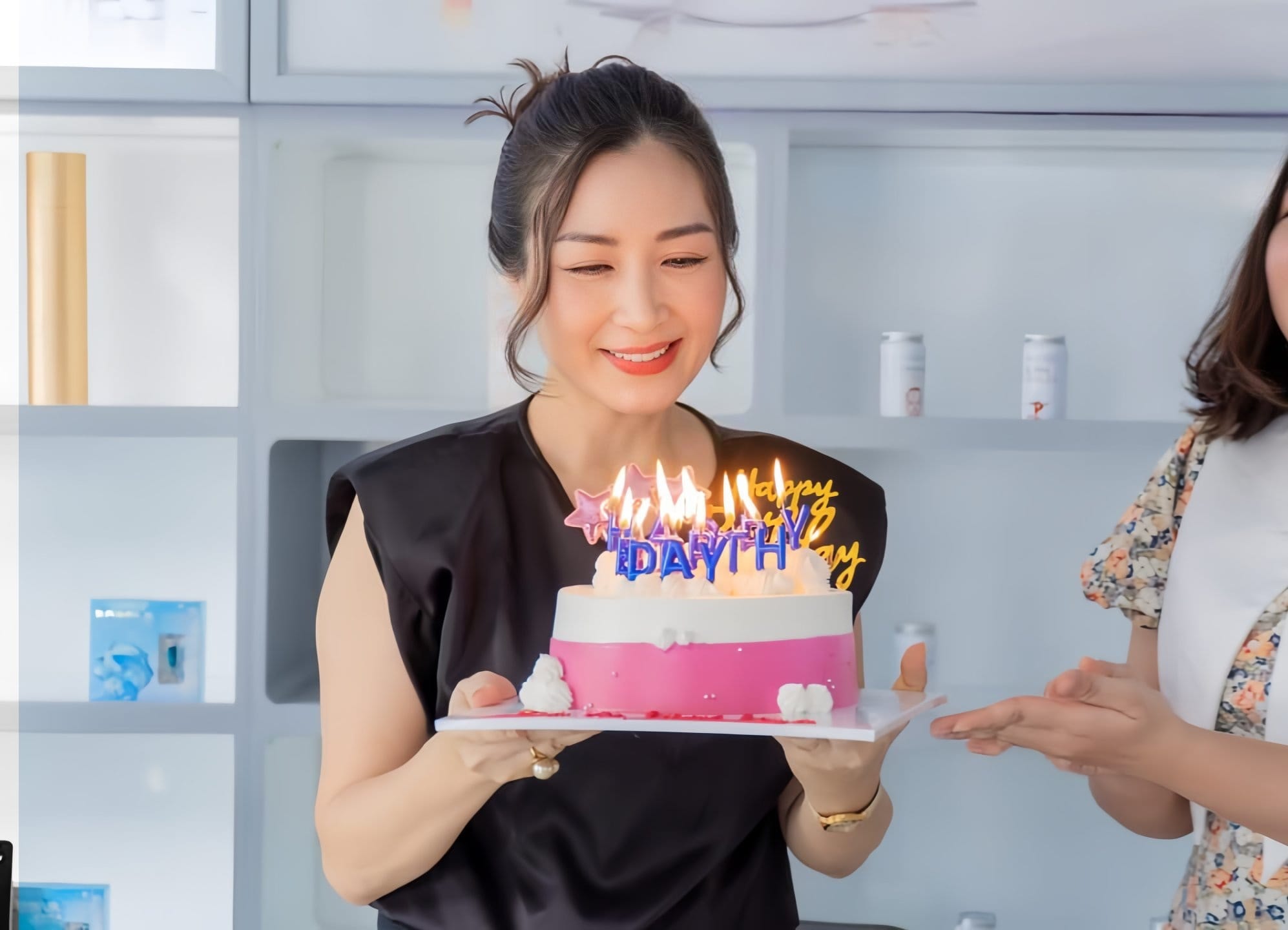'Bóng hồng' màn ảnh cuối cùng của Lê Công Tuấn Anh vừa vào phim 'Gió ngang khoảng trời xanh’ là ai?- Ảnh 6. 'Bóng hồng' màn ảnh cuối cùng của Lê Công Tuấn Anh vừa vào phim 'Gió ngang khoảng trời xanh’ là ai?- Ảnh 6.