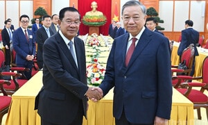 Tổng Bí thư Tô Lâm gặp Chủ tịch Đảng Nhân dân Campuchia Hun Sen