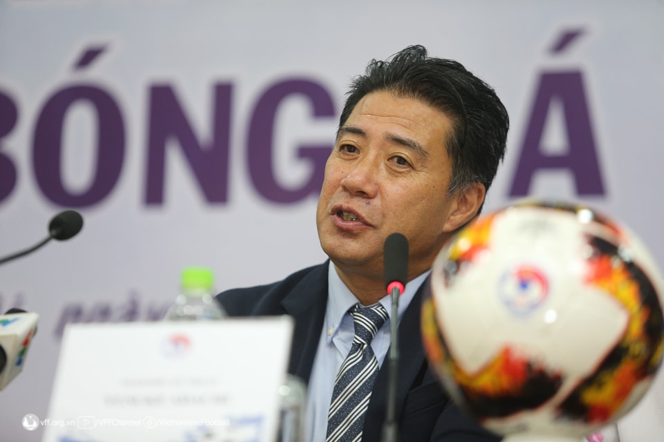 Ông Adachi dẫn dắt Hà Nội FC.