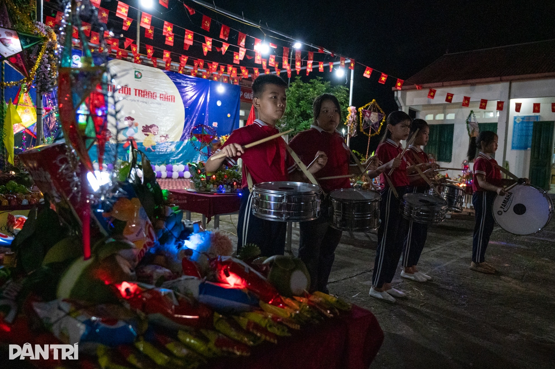 Trung thu tới sớm với 230 em nhỏ vùng cao dưới ánh đèn ông sao lung linh - 8