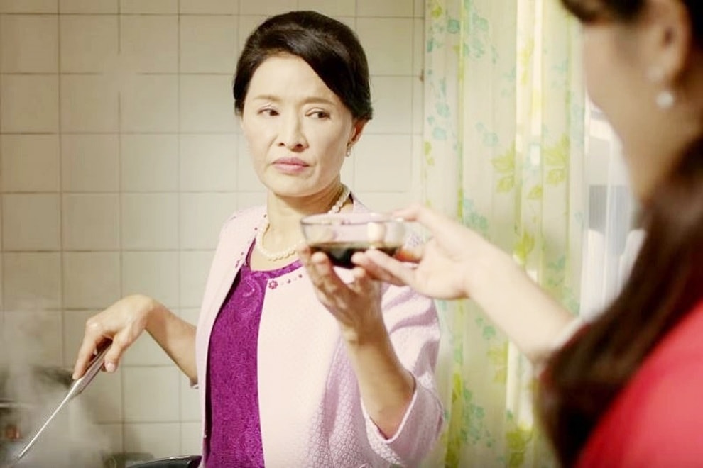 Ngày đầu làm dâu, tôi nấu cả bàn tiệc nhưng mẹ chồng lại nôn thốc nôn tháo - 1