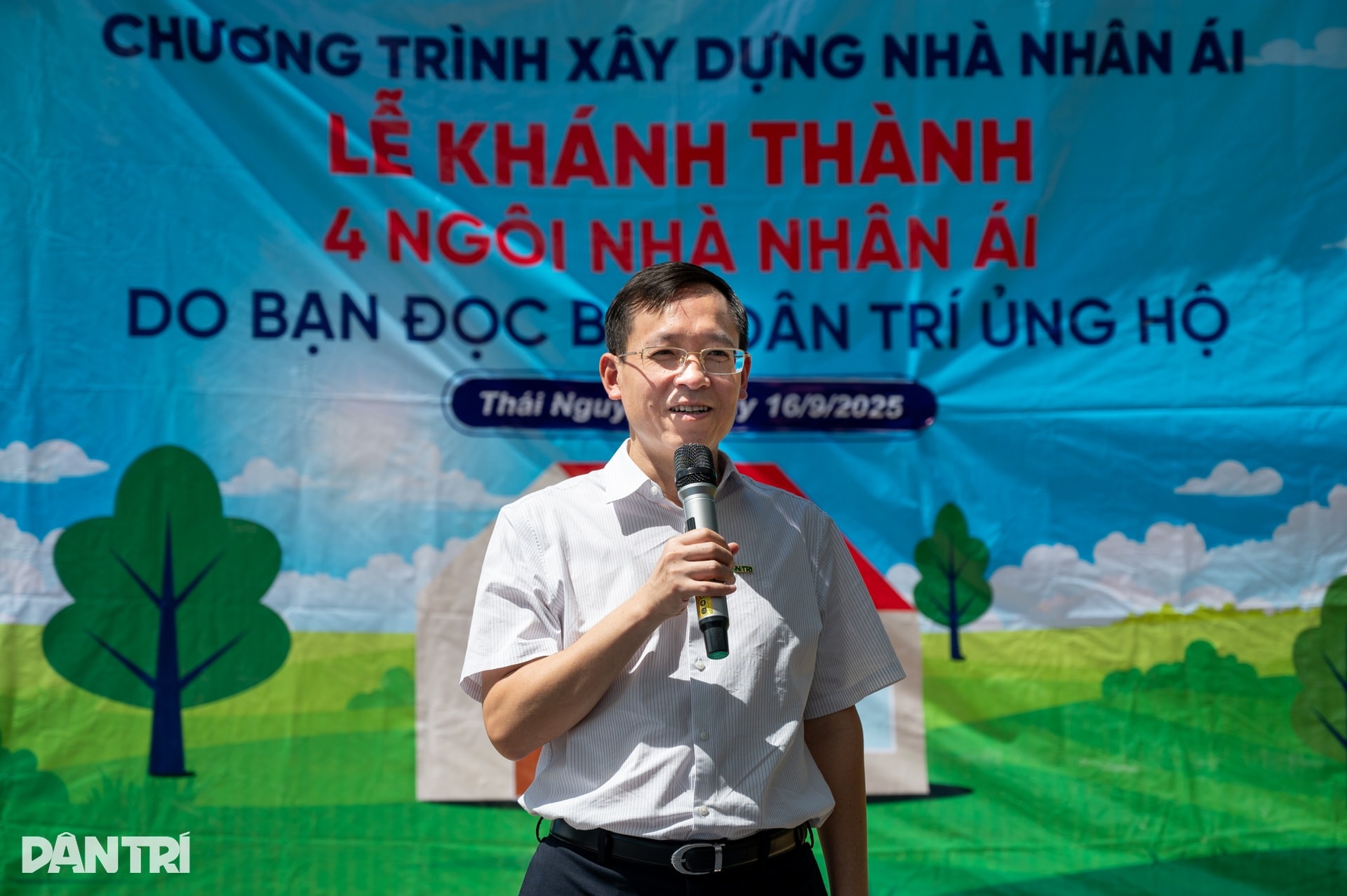 Đường đẹp hơn rồi nhưng đi viện vẫn xa, cảm ơn các bác sĩ đến tận đây - 13