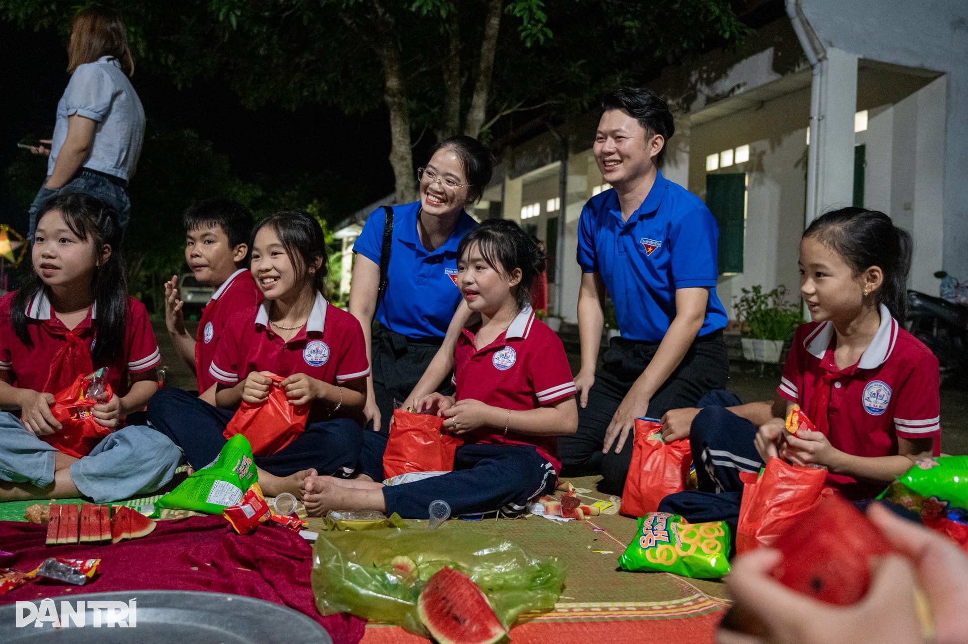 Trung thu tới sớm với 230 em nhỏ vùng cao dưới ánh đèn ông sao lung linh - 20