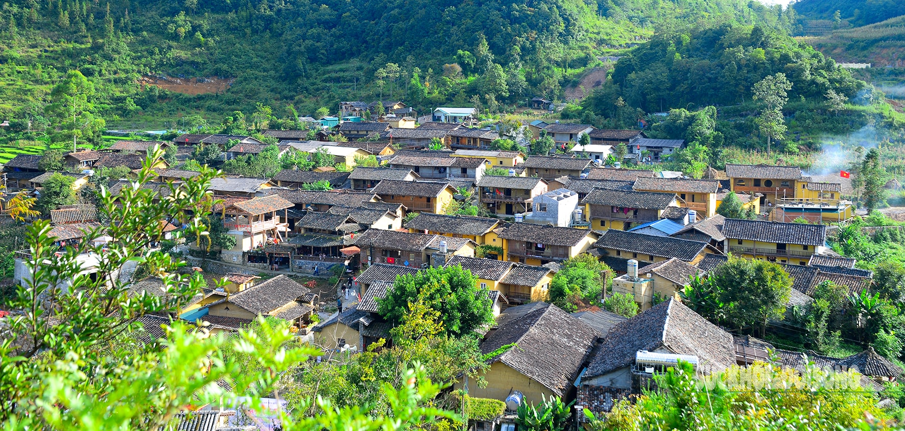 Lô Lô Chải, mê hoặc từ nếp nhà trình tường- Ảnh 1.