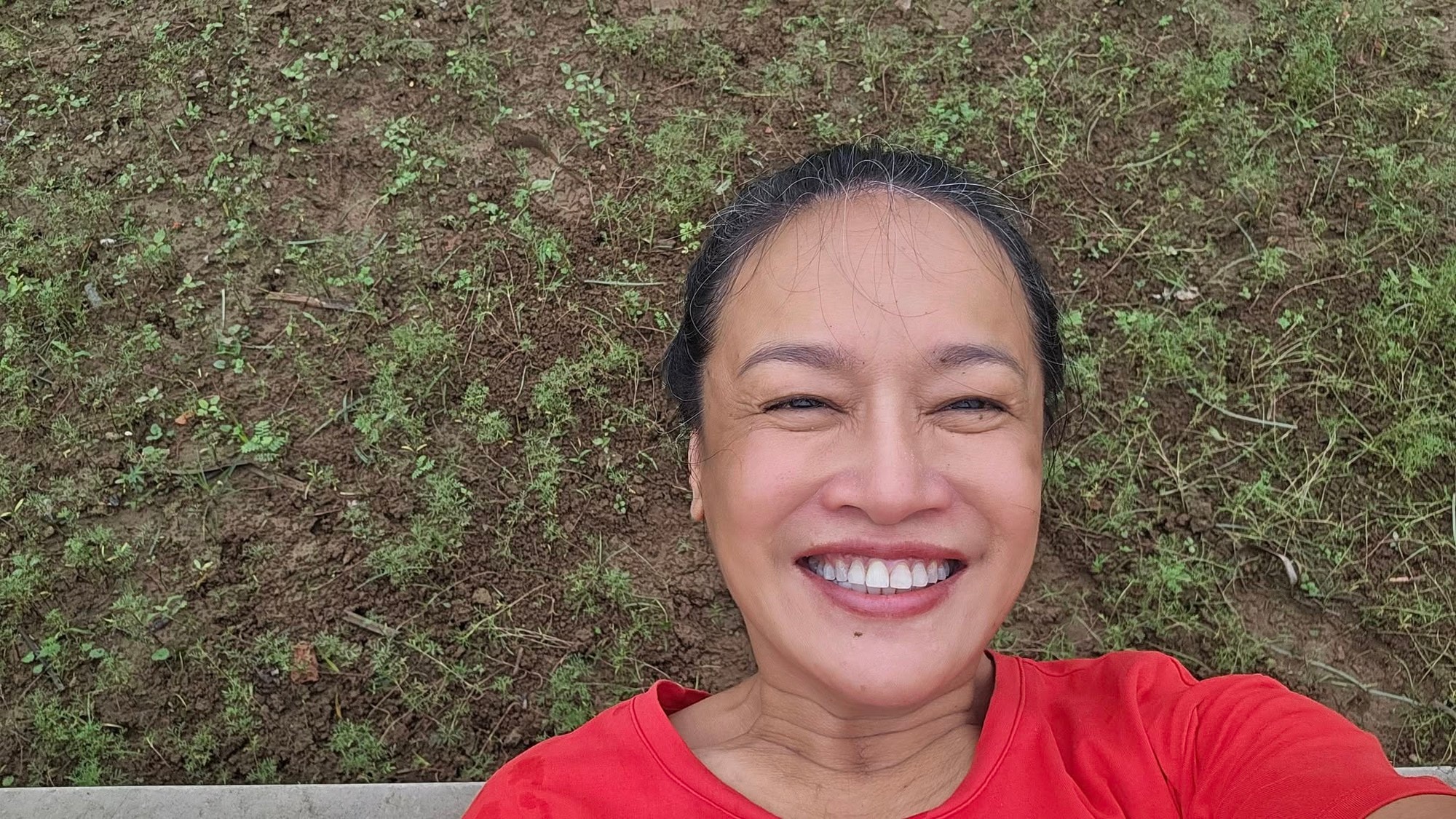 Vẻ ngoài mộc mạc của nghệ sĩ Tú Oanh 'Gió ngang khoảng trời xanh'- Ảnh 4. Vẻ ngoài mộc mạc của nghệ sĩ Tú Oanh 'Gió ngang khoảng trời xanh'- Ảnh 4.