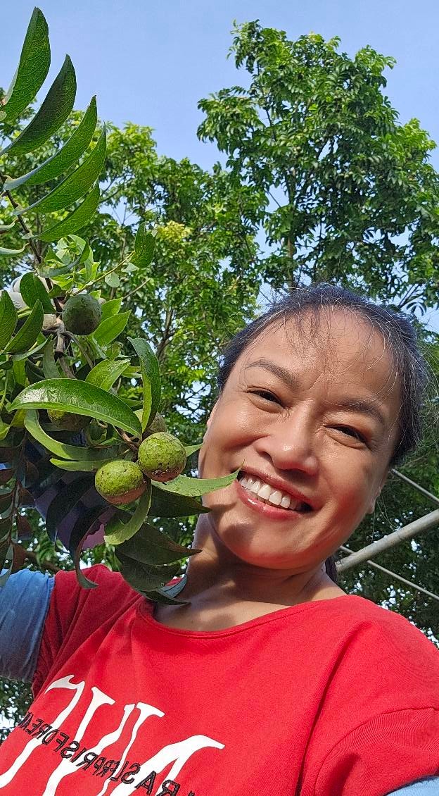 Vẻ ngoài mộc mạc của nghệ sĩ Tú Oanh 'Gió ngang khoảng trời xanh'- Ảnh 7. Vẻ ngoài mộc mạc của nghệ sĩ Tú Oanh 'Gió ngang khoảng trời xanh'- Ảnh 7.