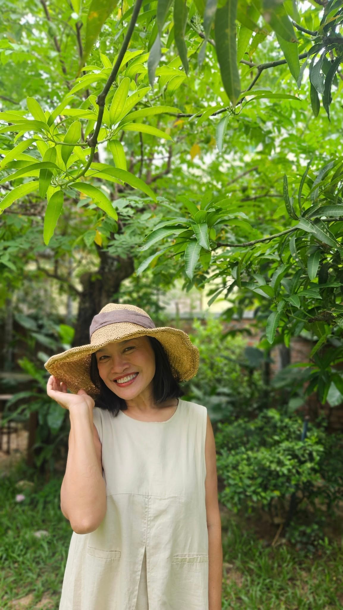 Vẻ ngoài mộc mạc của nghệ sĩ Tú Oanh 'Gió ngang khoảng trời xanh'- Ảnh 9. Vẻ ngoài mộc mạc của nghệ sĩ Tú Oanh 'Gió ngang khoảng trời xanh'- Ảnh 9.