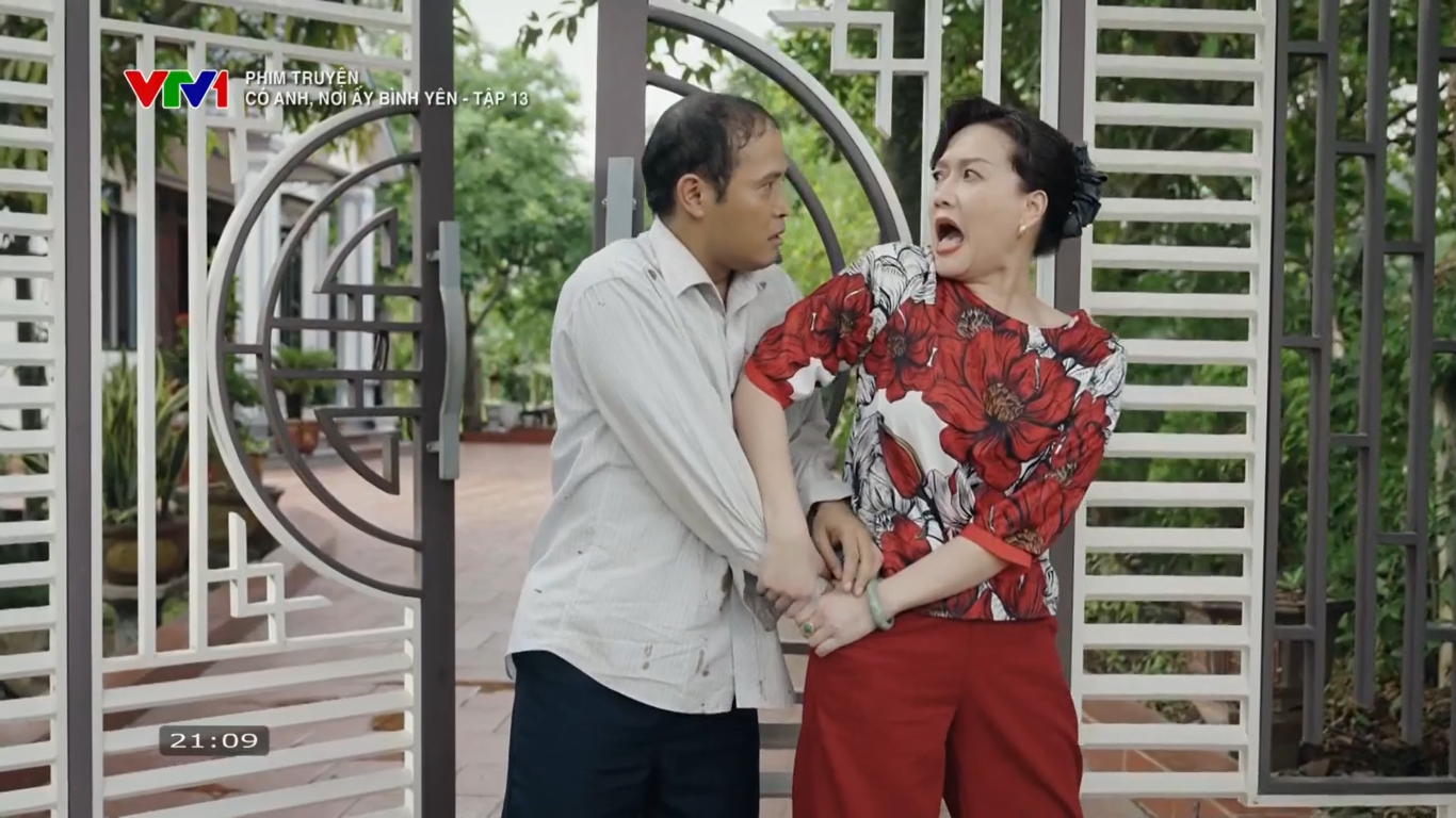 Nam diễn viên quê Hưng Yên đang gây tranh cãi trong phim 'Có anh, nơi ấy bình yên' là ai?- Ảnh 16.