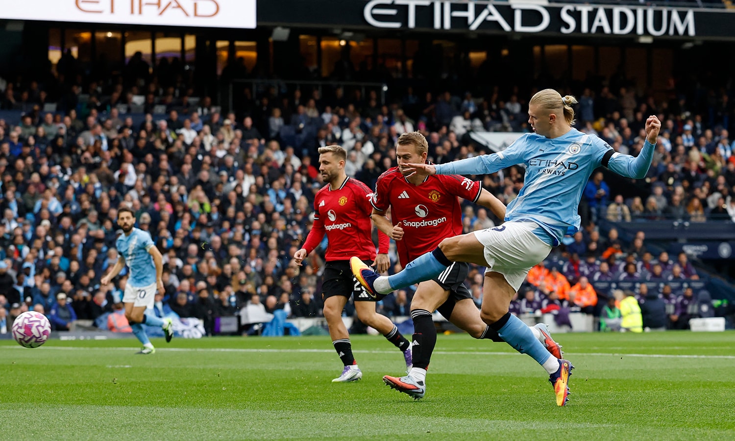 Man City vừa đánh bại Man Utd 3-0 ở giải Ngoại Hạng Anh.