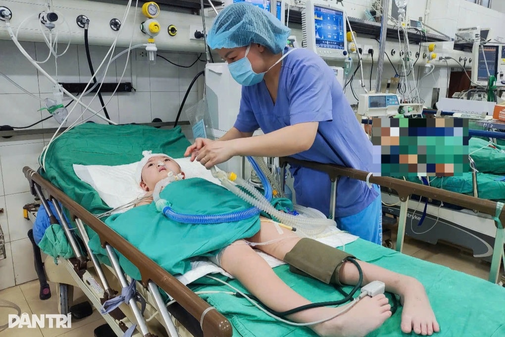 Bạn đọc Dân trí giúp hơn 475 triệu đồng tới bé gái nguy kịch sau tai nạn - 2